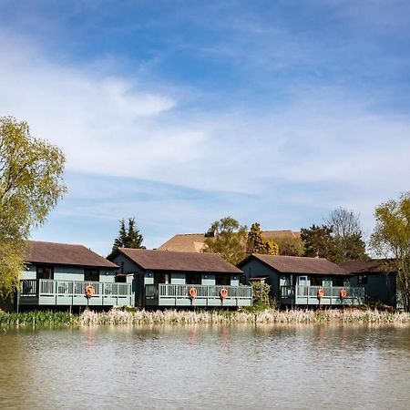 The Vale Golf & Country Club Villa Bishampton Exterior foto