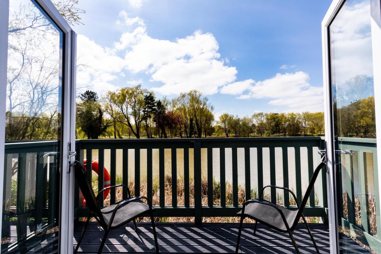 The Vale Golf & Country Club Villa Bishampton Exterior foto