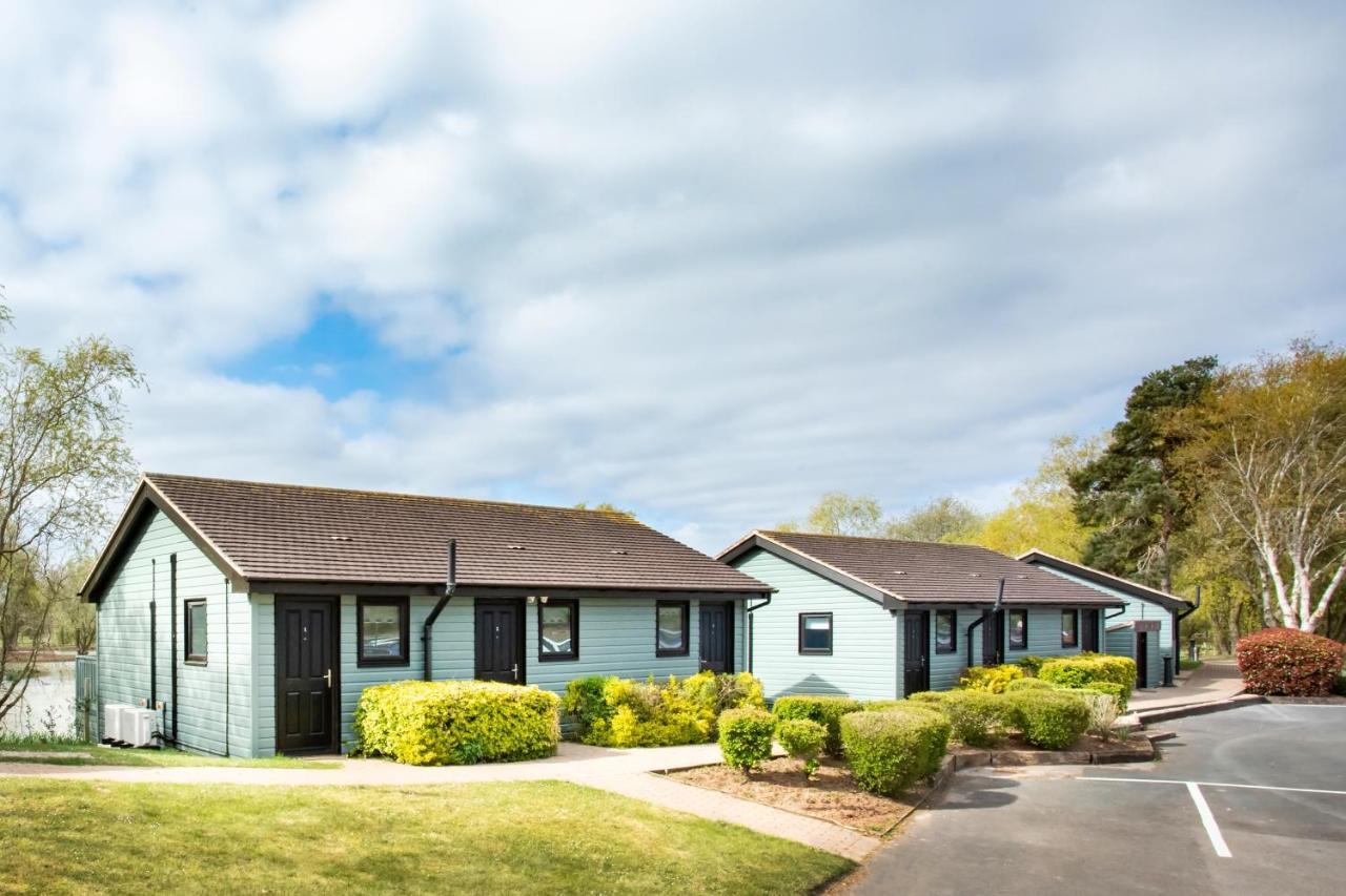 The Vale Golf & Country Club Villa Bishampton Exterior foto