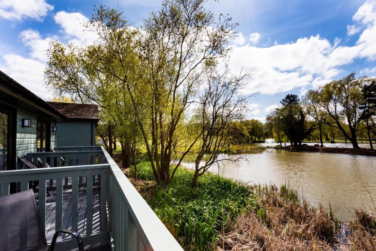 The Vale Golf & Country Club Villa Bishampton Exterior foto