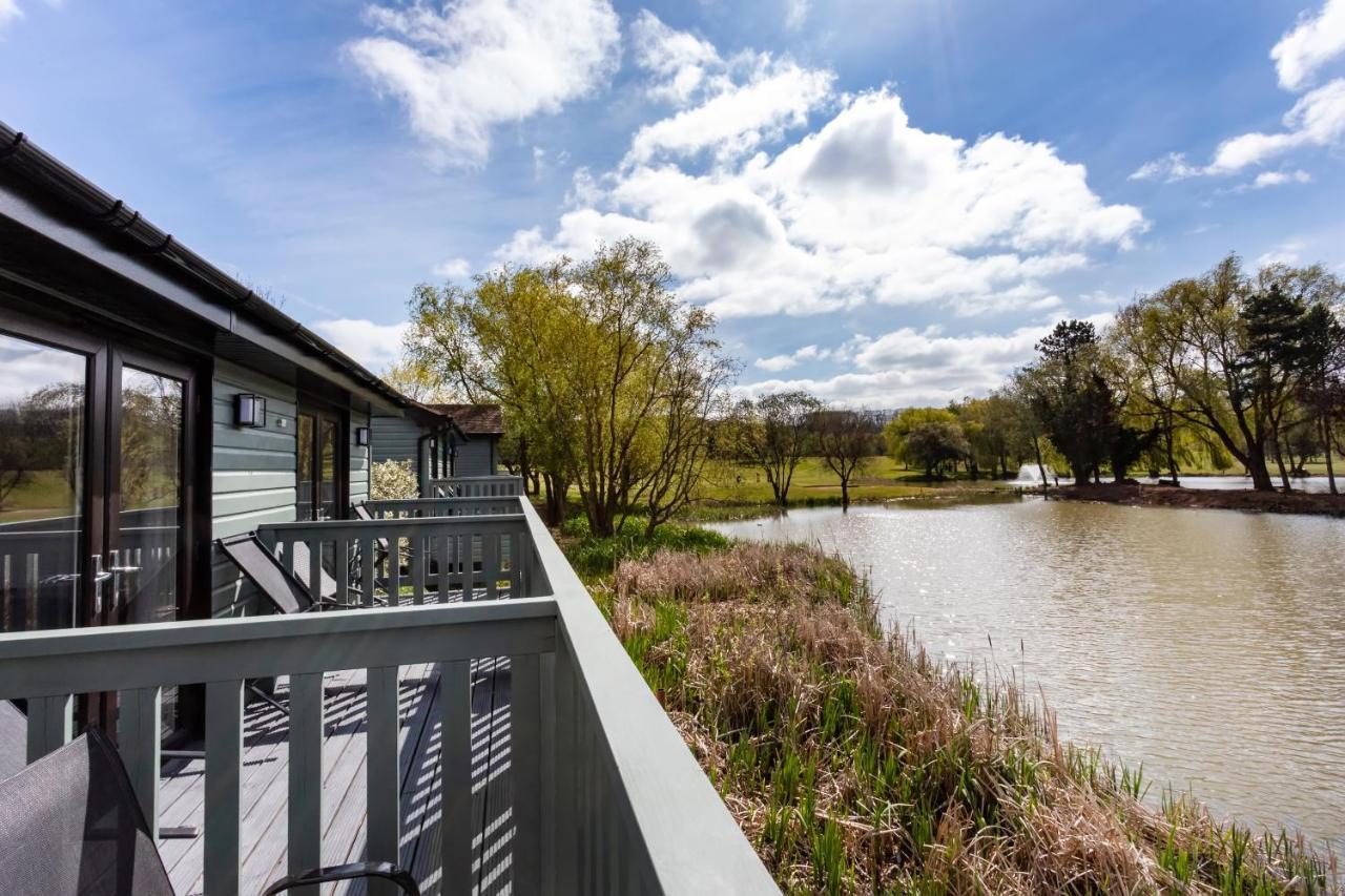 The Vale Golf & Country Club Villa Bishampton Exterior foto