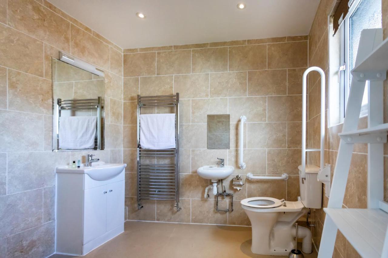 The Vale Golf & Country Club Villa Bishampton Exterior foto